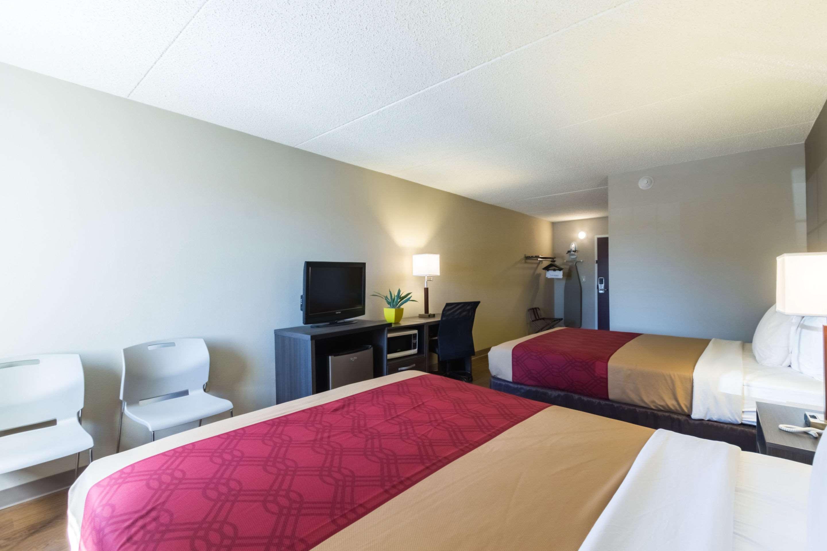 Econo Lodge Harrisburg - Southwest Of Hershey Area Exterior photo