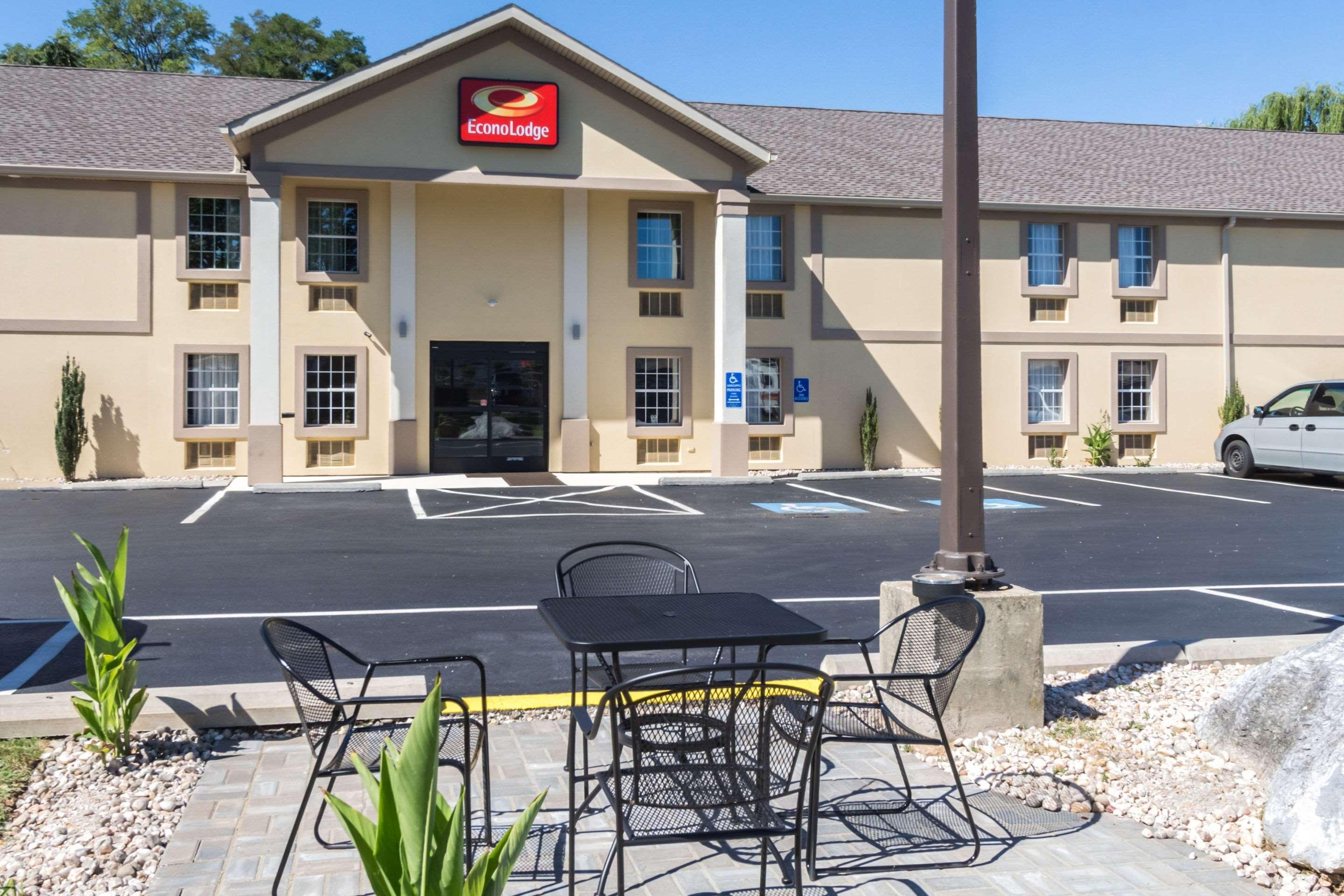 Econo Lodge Harrisburg - Southwest Of Hershey Area Exterior photo